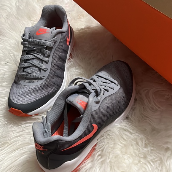 Nike sneakers - Picture 3 of 4